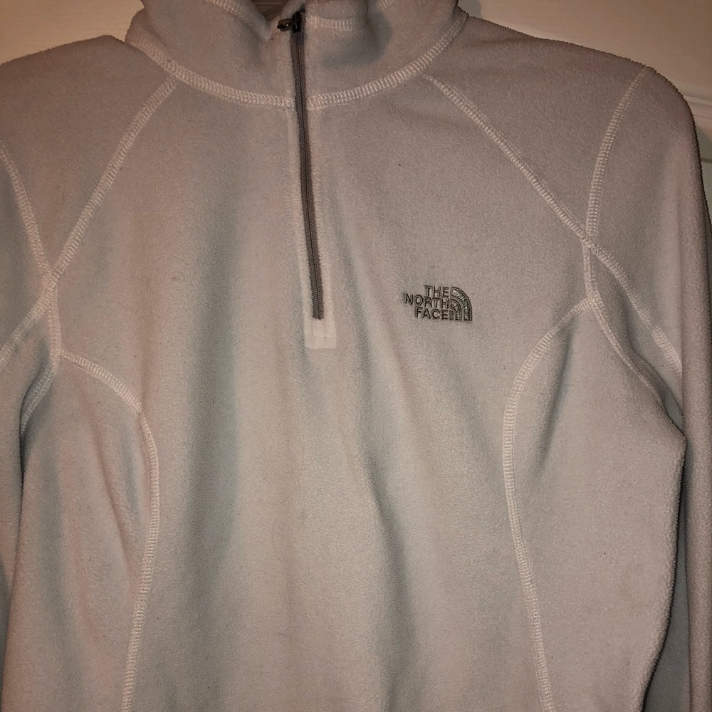 White 1/4 zip north face pull over
